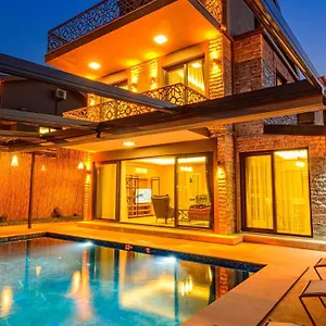  Villa Soeguet 4 - 4 Bedroom With Jacuzzi In